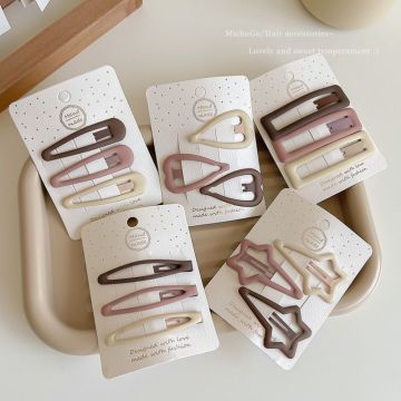 Детские заколки в наборе       1220