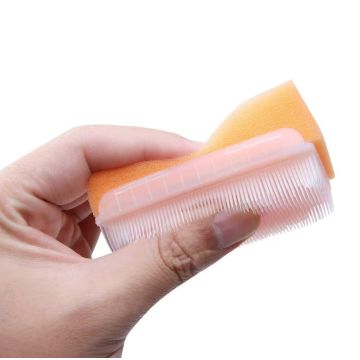 Губка для купания      с мягкой щёткой 009F